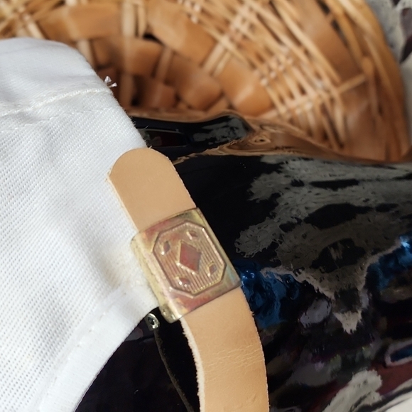 HAT - Picture 5 of 7